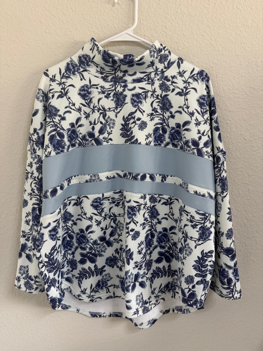 Smith Quinn Mock Turtleneck Floral Pullover Top White Blue Golf Large